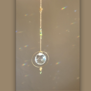 Souffle de Printemps – Papillons, feuilles de verre et cristal lunaire