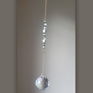 Essence Originelle – Cristal 4cm, feuille de verre & howlite blanche